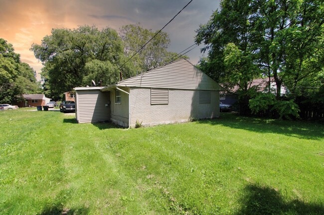 Building Photo - Charming 3 Bed 1 Bath Ranch