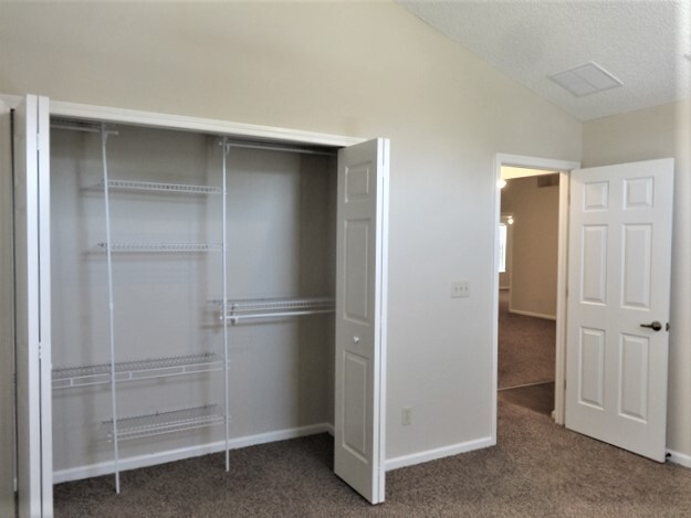 Building Photo - 11062 Gullwing Ct