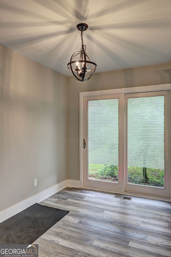 Building Photo - 1675 Bouldercliff Ct SE