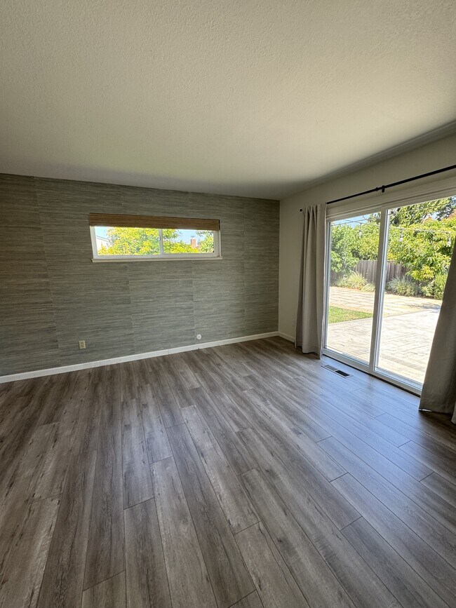 Building Photo - 22 Leland Dr