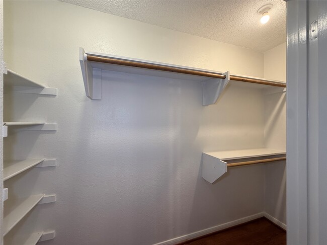 Building Photo - 3636 Lake St