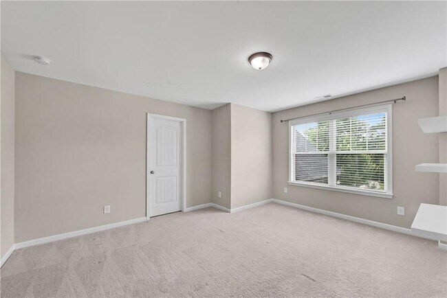 Building Photo - 185 Sierra Cir