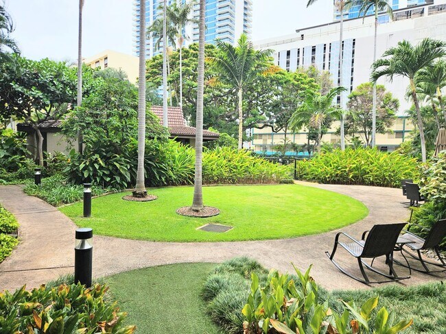 Building Photo - Ala Moana Hale Kaheka 1 Bedroom 1 Bathroom...