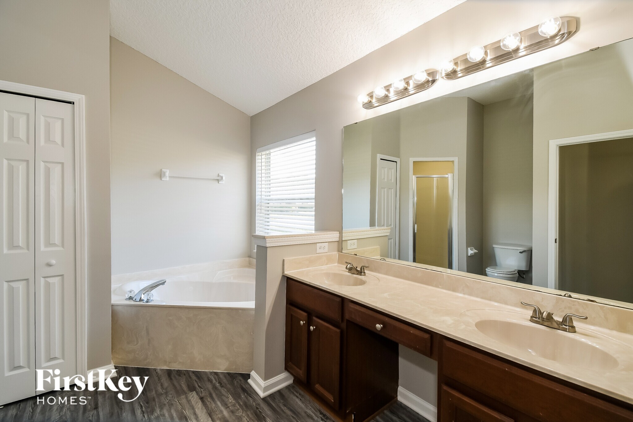 Building Photo - 182 Greenfield Dr