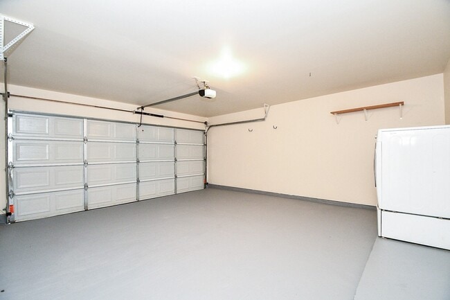 Building Photo - 9039 Martin Heights Dr