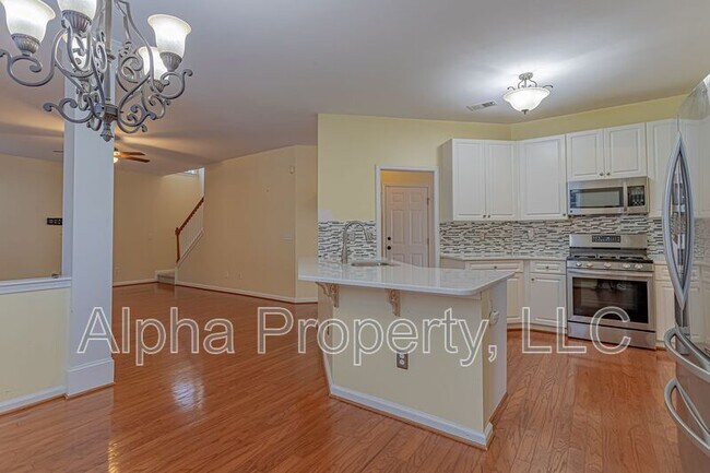 Building Photo - 27 Lake Valley Ct