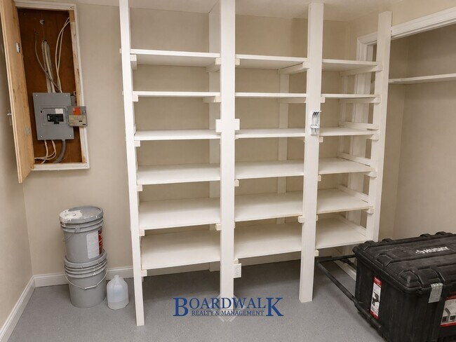 Building Photo - 432 E 400 S