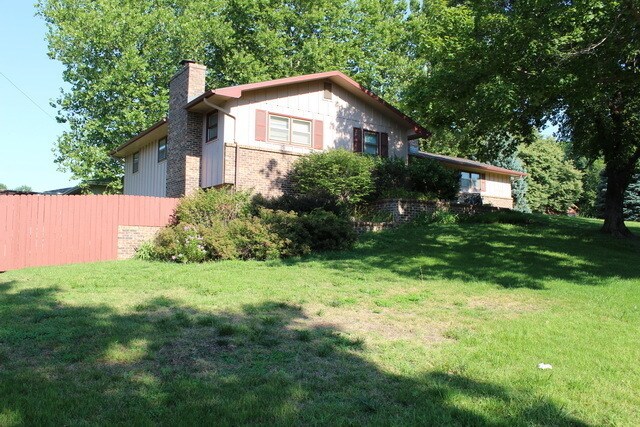 Building Photo - 4 Bedroom, 3 Bath walking distance to Amanda Arnold Elementary!