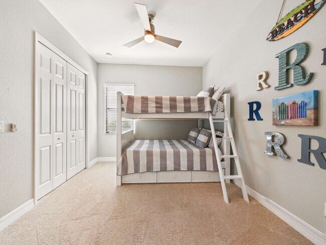 Building Photo - SEASONAL RENTAL – Available December through February at $10,000/month