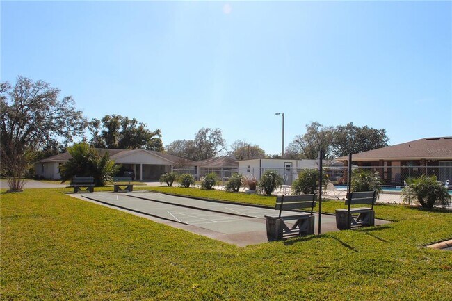 Building Photo - 608 Lark Dr