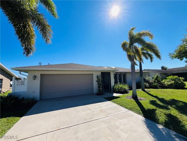 Building Photo - 3019 SE 5th Pl