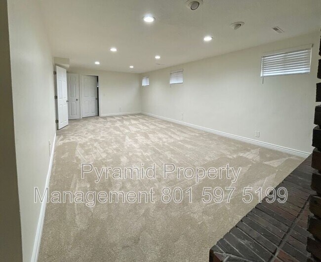 Building Photo - 8298 Harrison Cir