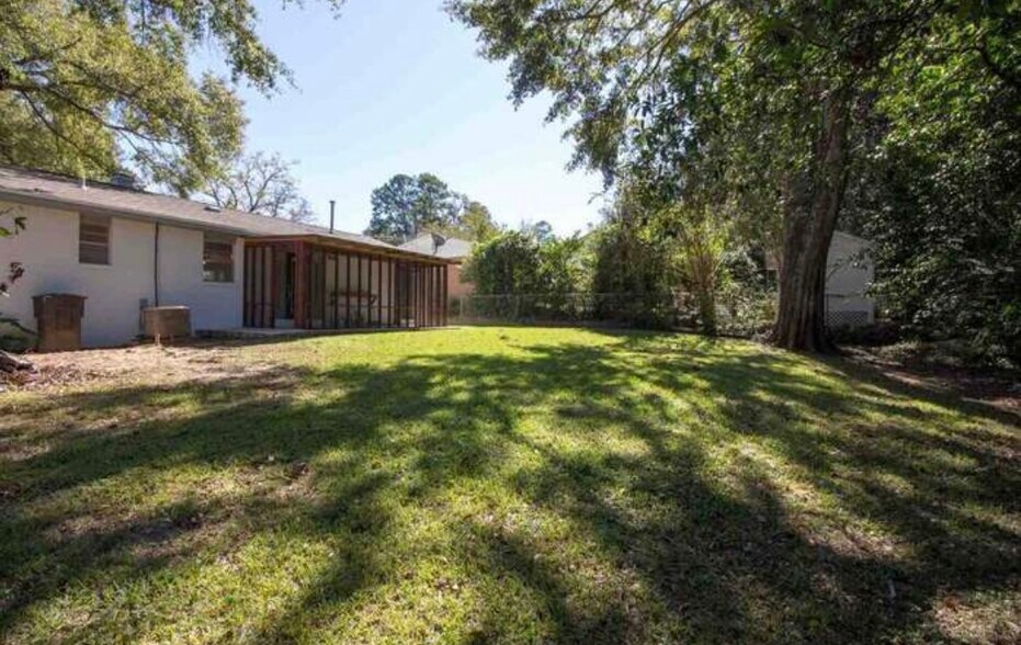 Building Photo - 1136 Carissa Dr