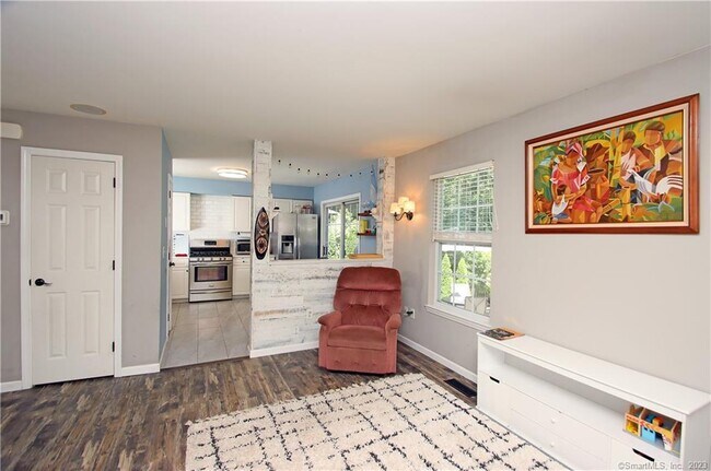 Building Photo - 70 Tulip Tree Ct