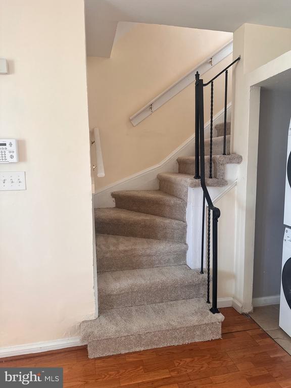 Building Photo - 3433 Clay St NE