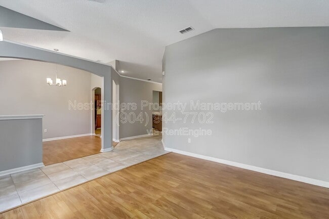 Building Photo - 9642 Pritmore Rd E