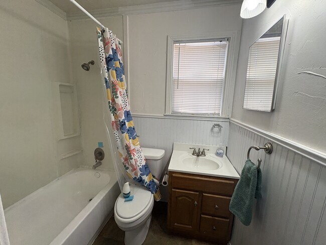 Building Photo - 3511 27th St