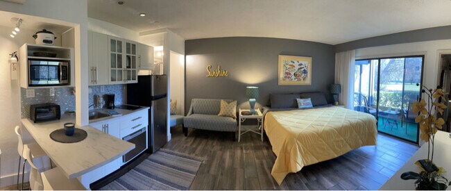 Primary Photo - 700 Olde Camelot Cir