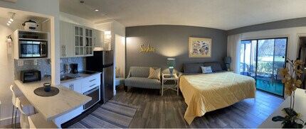 Building Photo - 700 Olde Camelot Cir