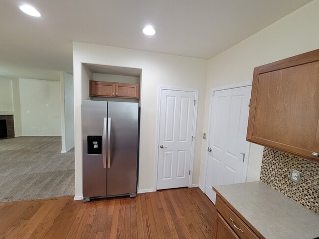 Building Photo - Spacious & Stylish 3-Bedroom Home in a Desirable Neighborhood!
