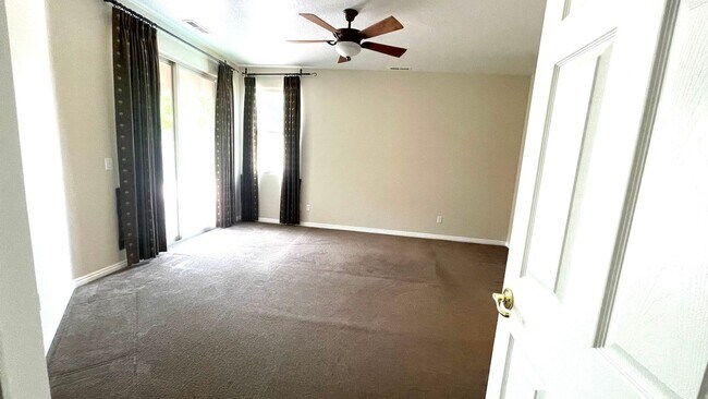 Building Photo - Beautiful 3 Bedroom Home in Coral Canyon!