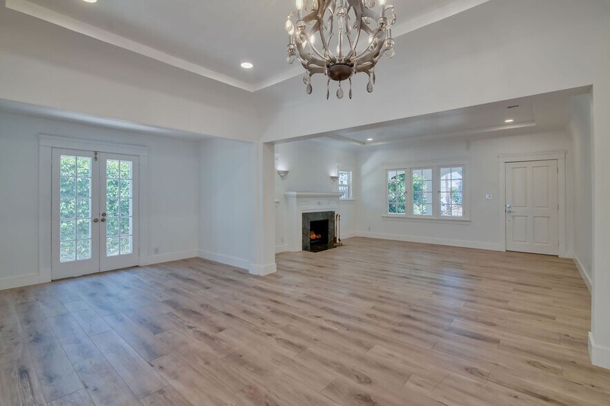 Building Photo - 641 N Martel Ave