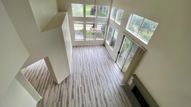 Building Photo - 115 Keil Bay