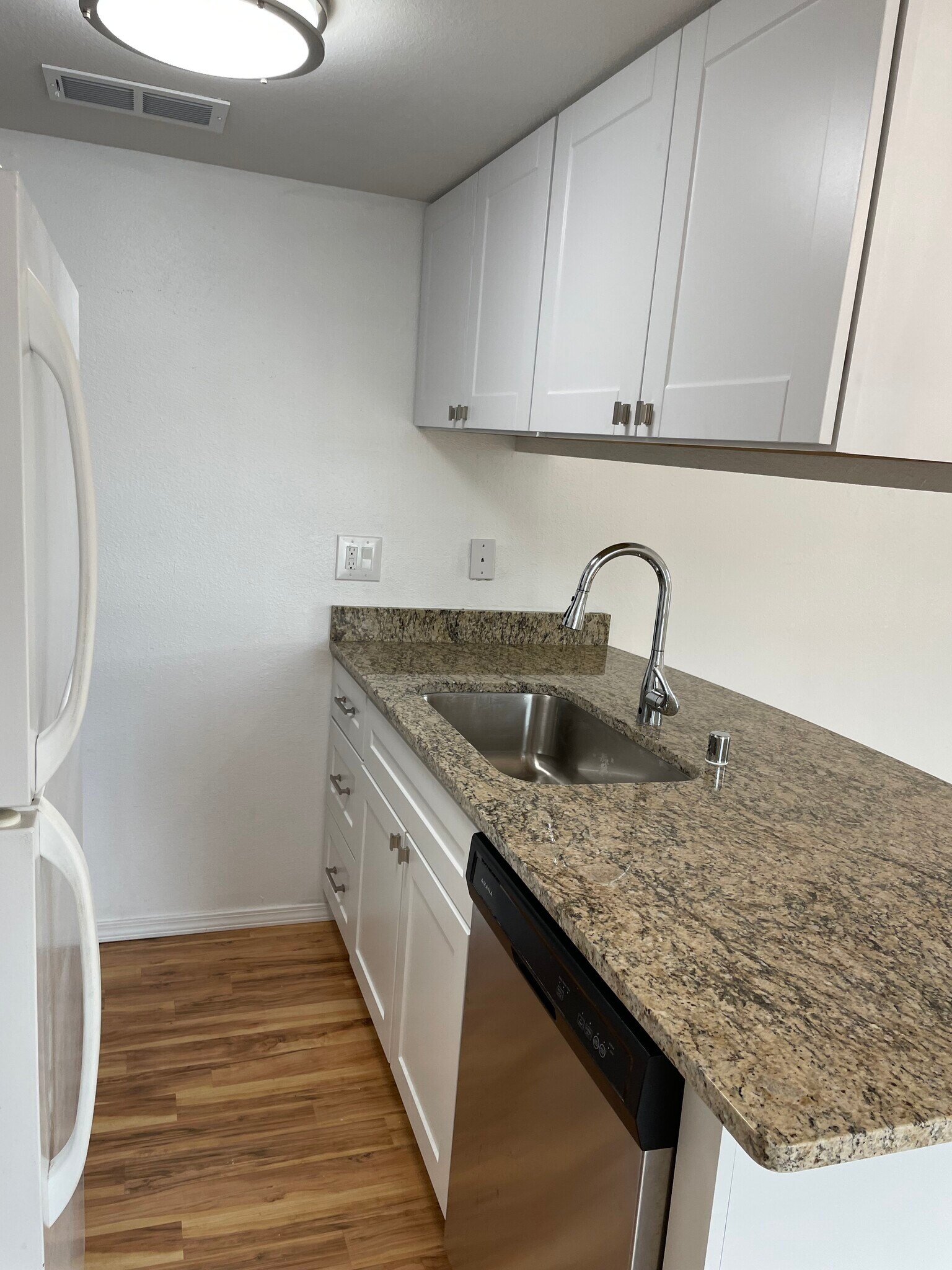Building Photo - 2604 Muriel St NE