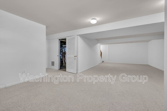 Building Photo - 43654 Kenai Ct