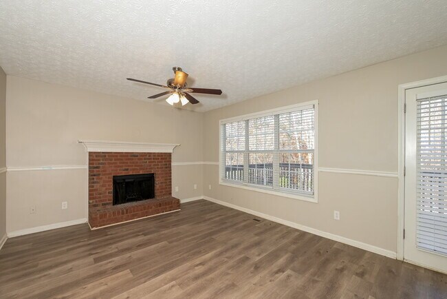 Building Photo - 2152 Glen Hope Ln