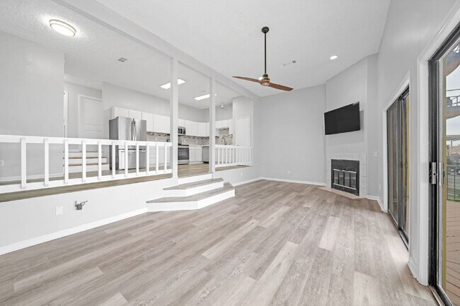 Building Photo - Experience the ultimate in lakefront lifes...