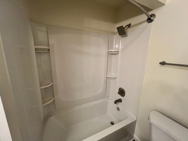 Building Photo - Fully updated Two Bedroom with Washer/Dryer