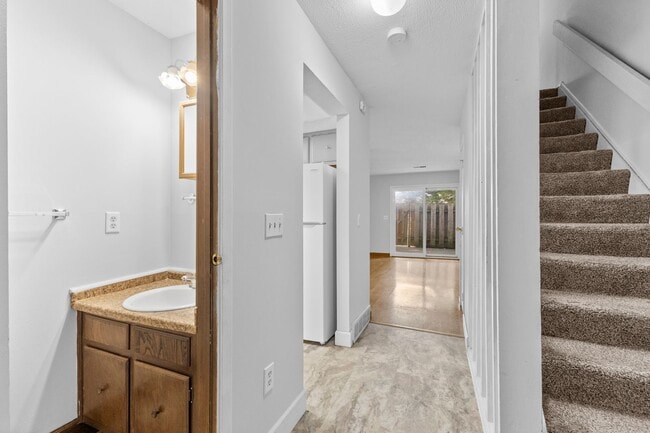 Building Photo - Spacious 3-Bedroom with Private Patio in Westerville