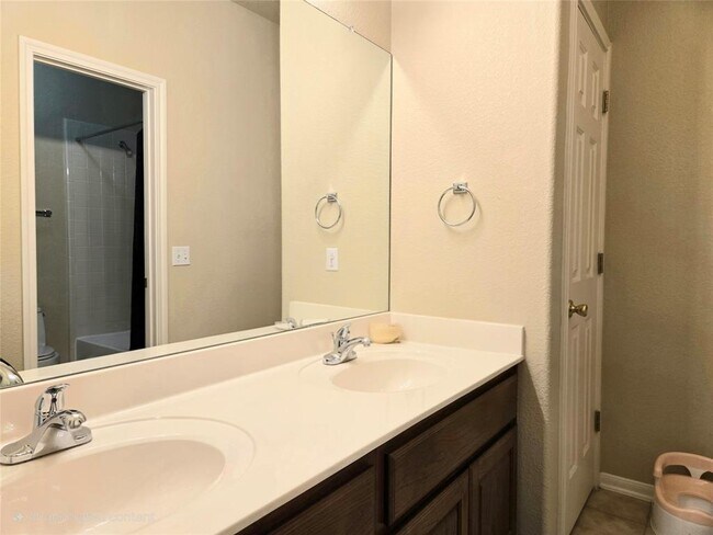 Building Photo - 6104 York Bridge Cir