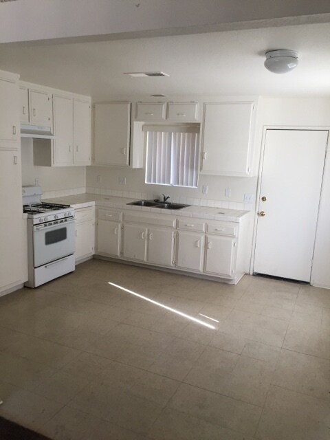 Building Photo - 16465 Smoketree St.