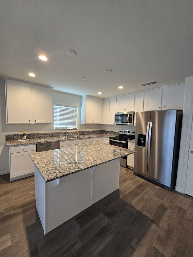 Building Photo - 3 BR 2 BA  available now