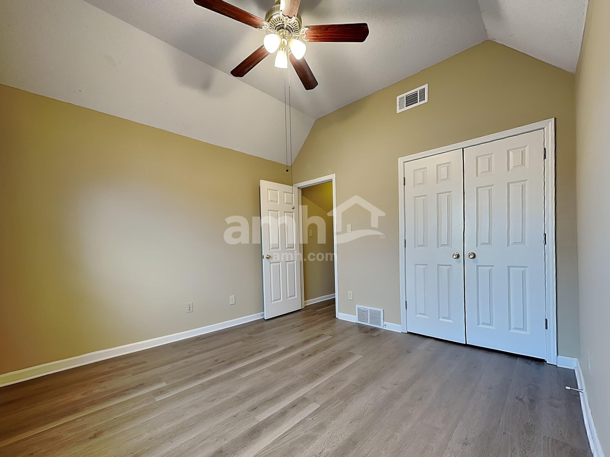 Building Photo - 1326 Siskin Dr