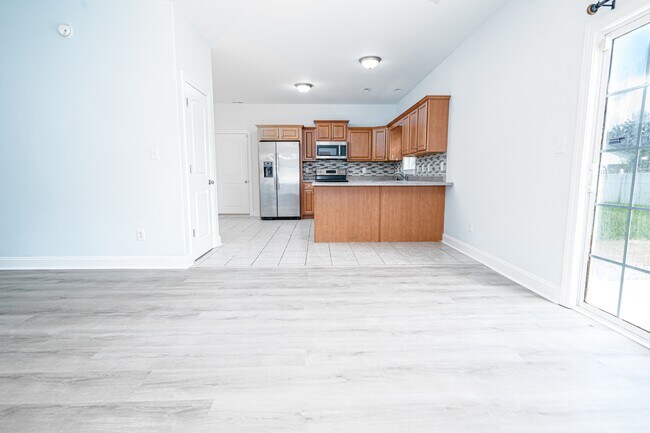 Building Photo - 2807 Walter Dr