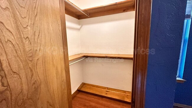 Building Photo - 1210 Glenwood Dr