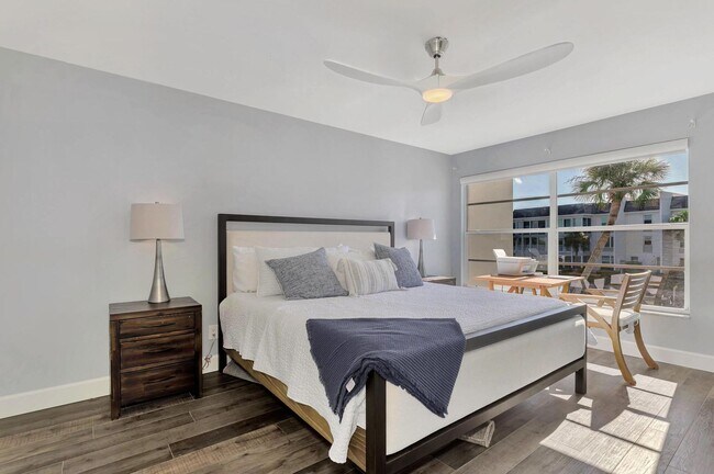 Building Photo - LUXURY LONGBOAT LIVING AT IT’S FINEST! AVA...