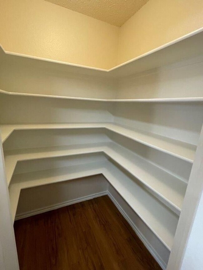 Building Photo - 7209 Aldea Dr