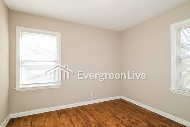 Building Photo - 1919 Clare Ct