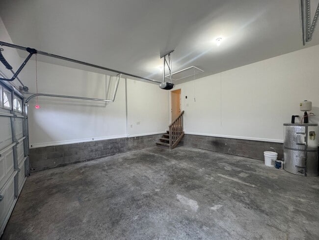 Building Photo - Gorgeous Single Family Home in Clarksville