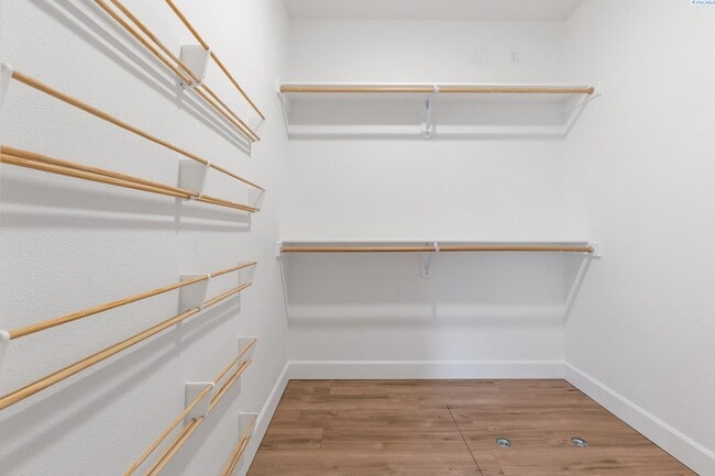 Building Photo - 6 to 18 mo lease available