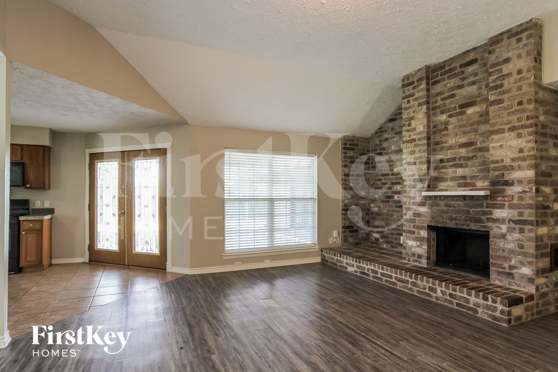 Building Photo - 1801 Whitebriar Dr