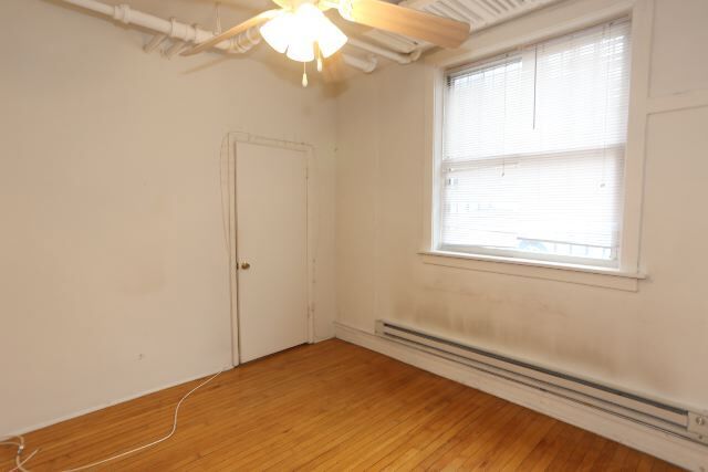 Building Photo - 734 W Cornelia Ave