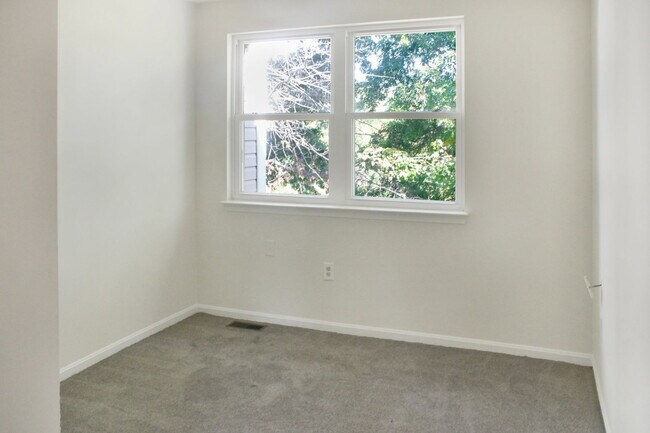 Building Photo - 4406 Eagle Ct