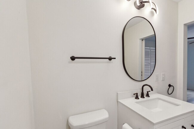 Building Photo - Chic & Modern North Charleston Home with Spacious Backyard