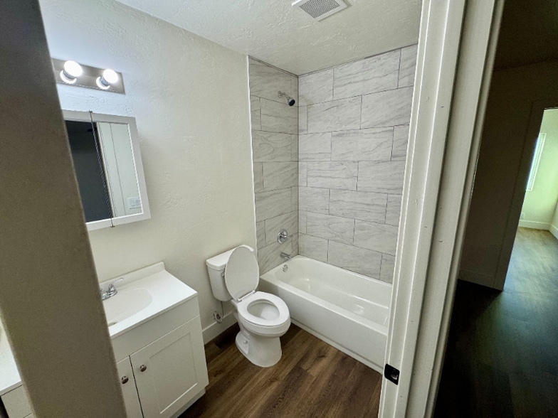 Building Photo - 1 2nd St