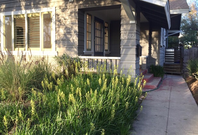 close-up of entrance with porch - 3512 Pershing Ave